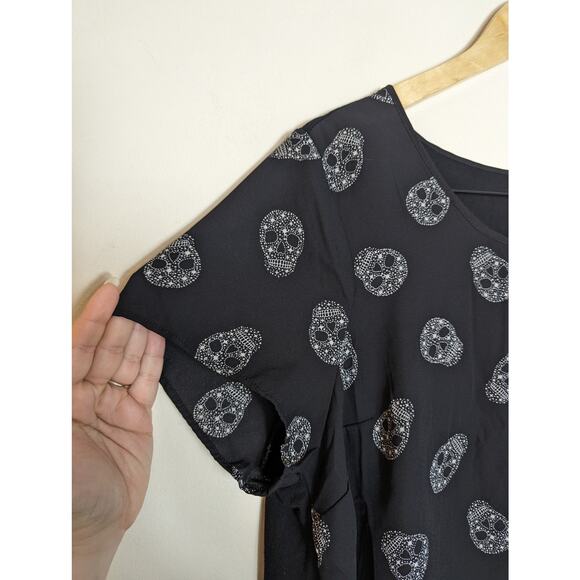 Torrid Starry Skulls Abbey Georgette With Knit Back Blouse - Picture 3 of 7